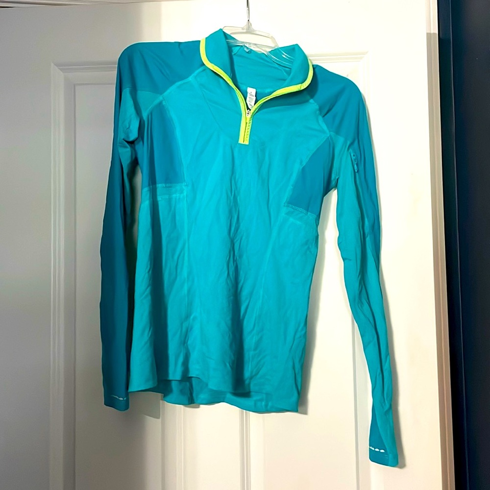 lululemon Teal with Lime Accents Long-Sleeved Athletic Shirt, Size 6